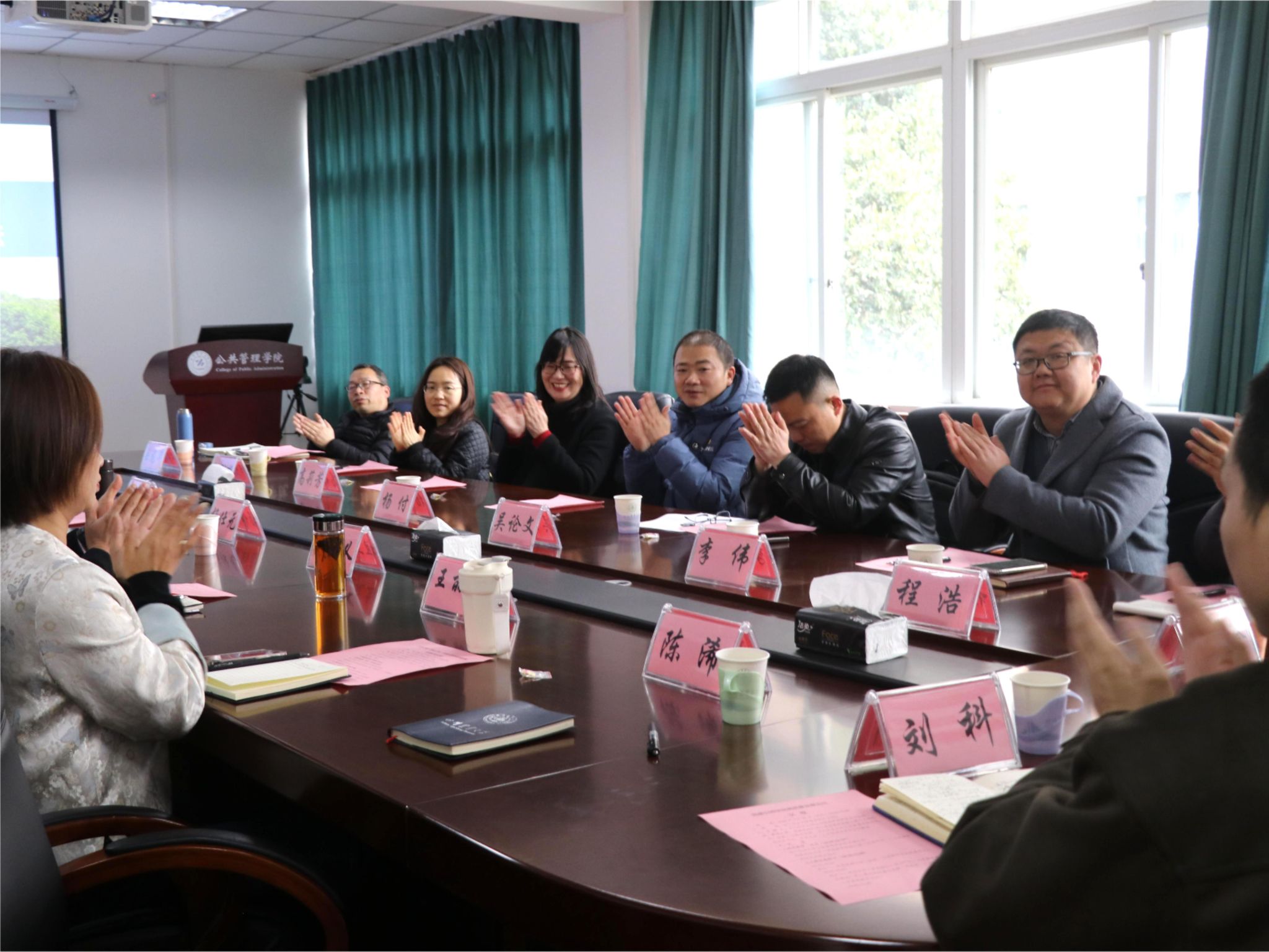 公司与四川农业大学公共管理公司开展党建引领高质量发展交流活动