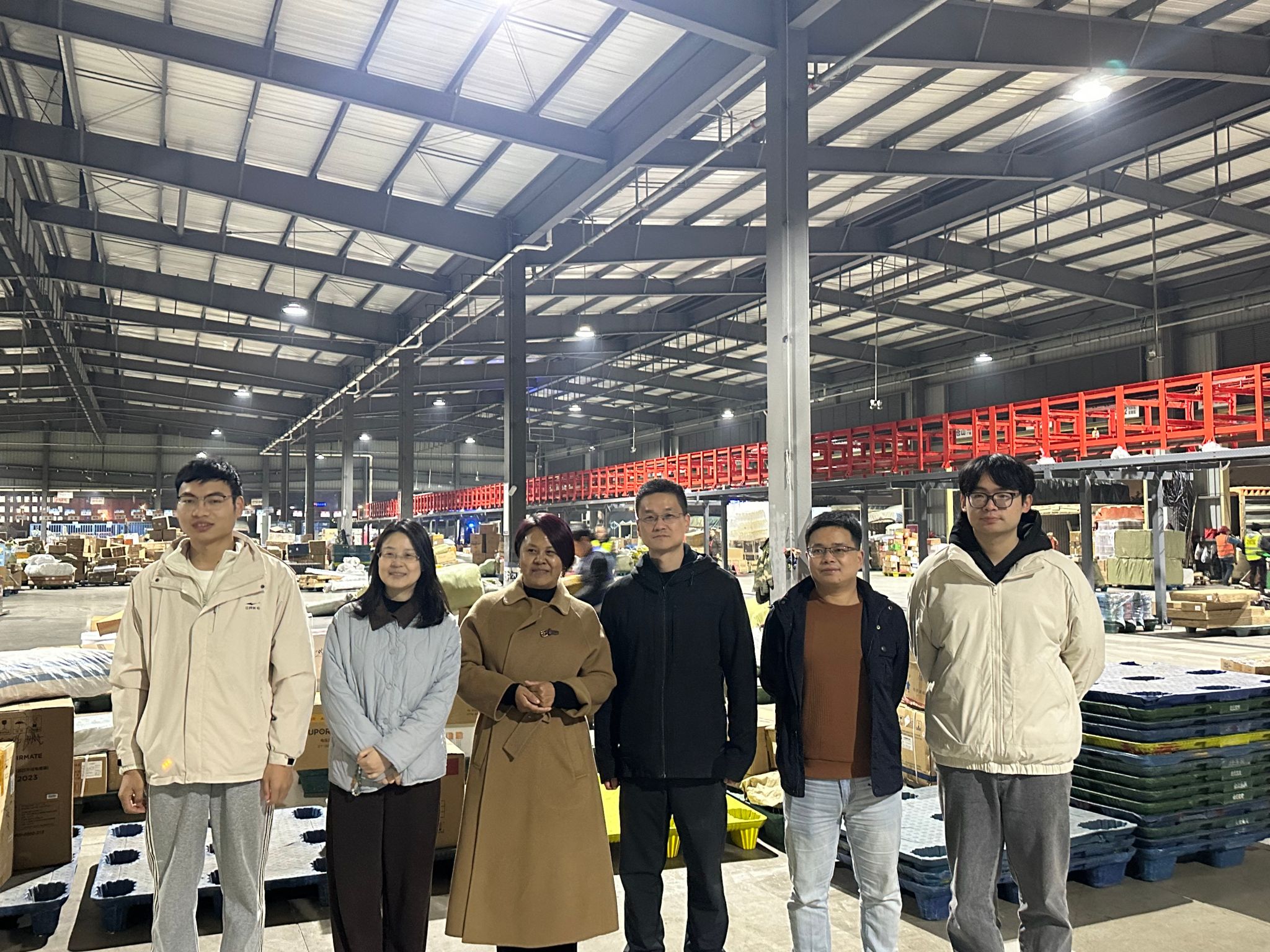 访企拓岗丨公司供应链管理系师生前往员工企业成都余氏东风物流信息咨询有限公司调研交流