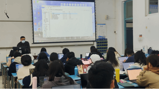 英国365上市公司开展员工党支部党务工作培训会