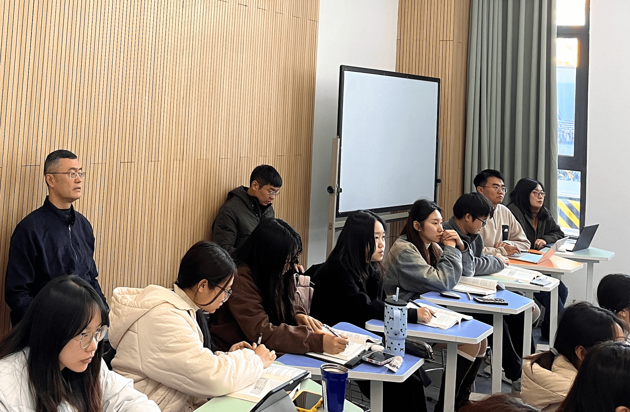 英国365上市公司举行2025年秋季学期课程教学观摩活动